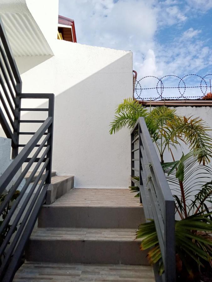 __Aplaridel Inn Suites__ Angeles Exterior photo